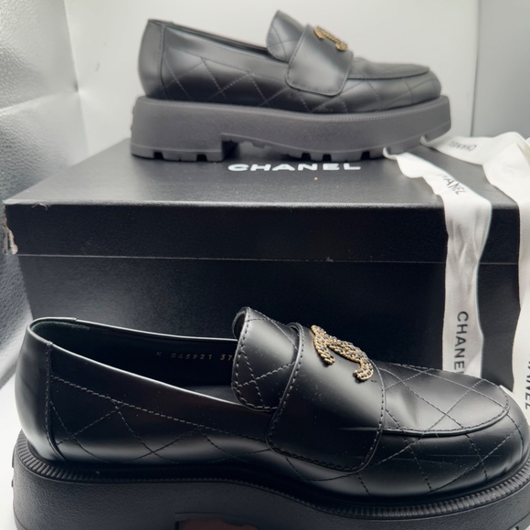 Chanel Chunky CC Slight Platform Lug Loafers - Picture 4 of 8